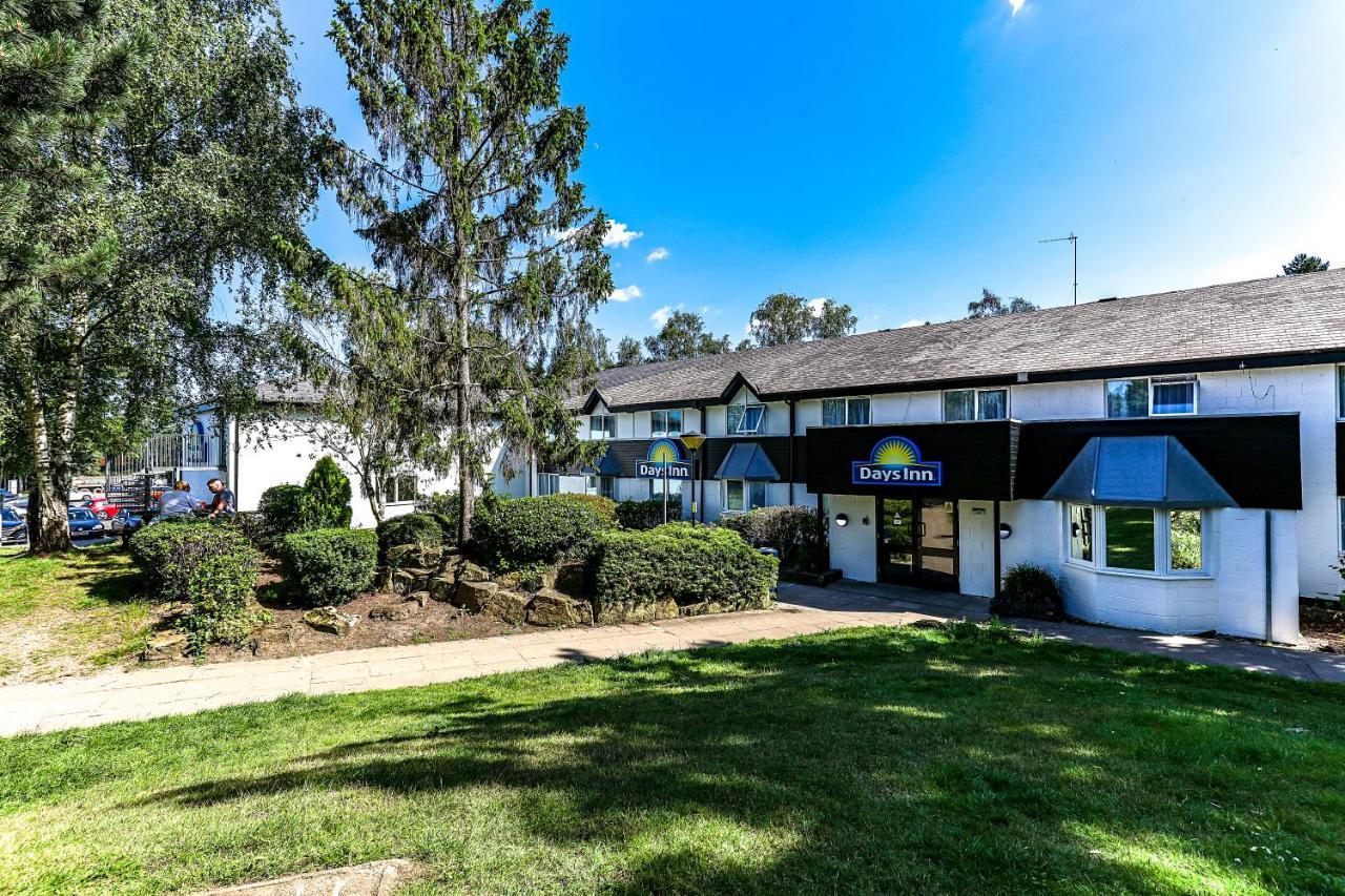 Days Inn Hotel Флит Экстерьер фото