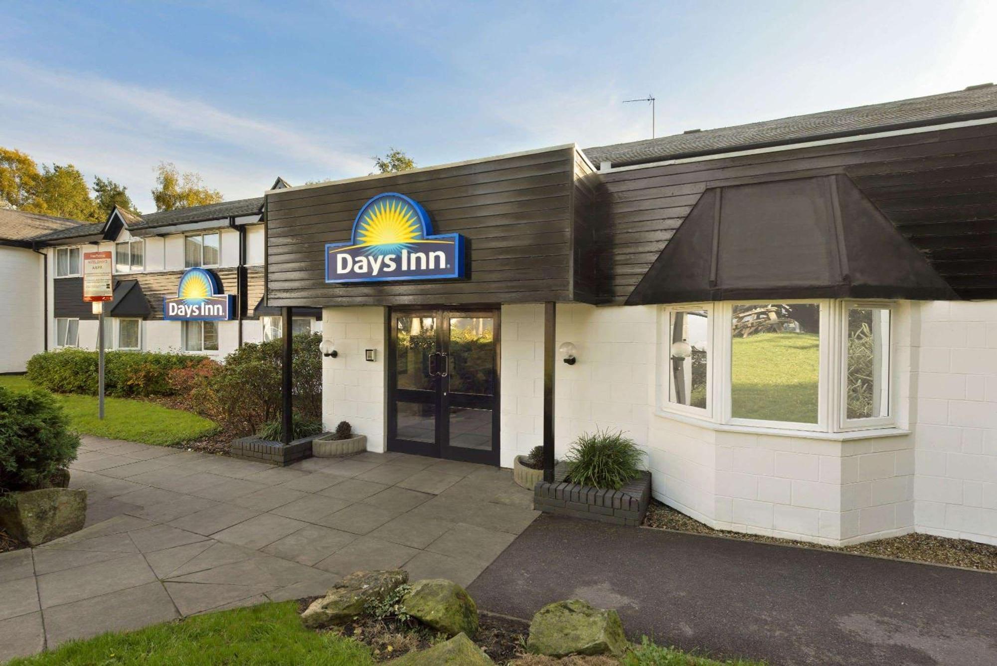 Days Inn Hotel Флит Экстерьер фото