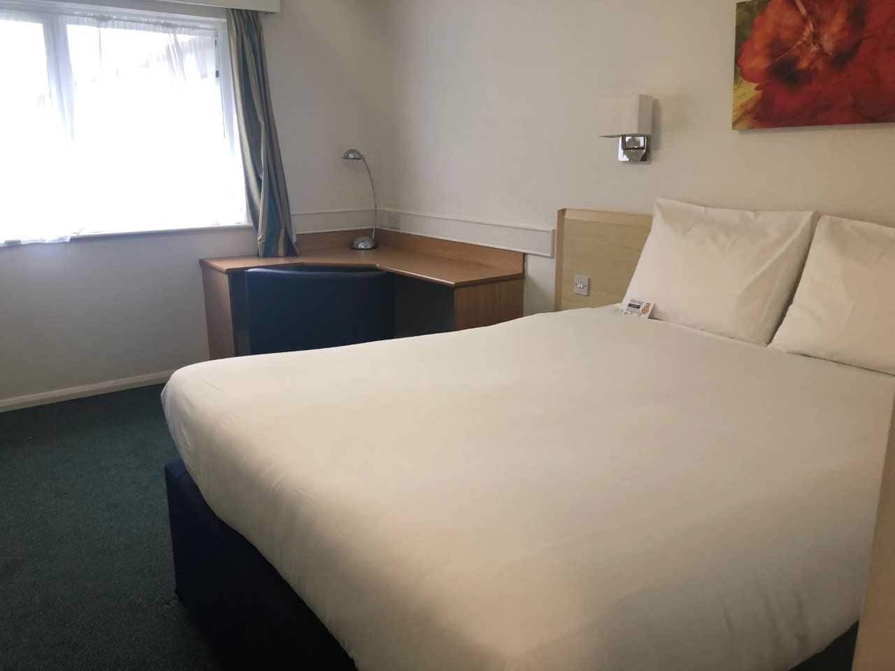 Days Inn Hotel Флит Экстерьер фото